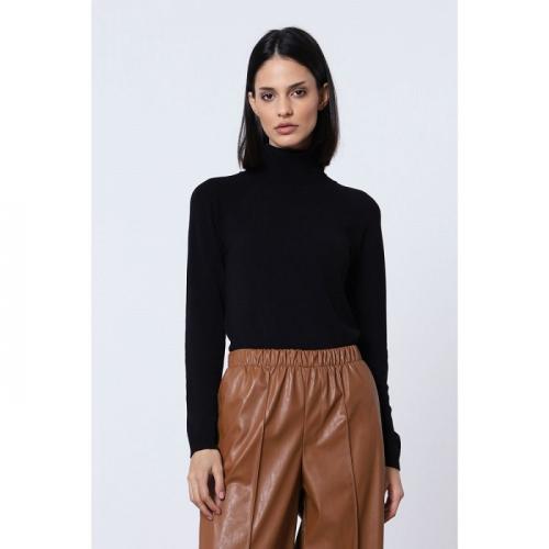 Imperial d�msky rol�k z pr�jemn�ho materi�lu �iernej farby