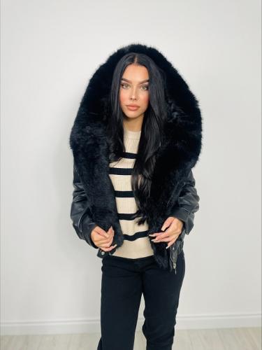 �IERNA BUNDA JOLEEN