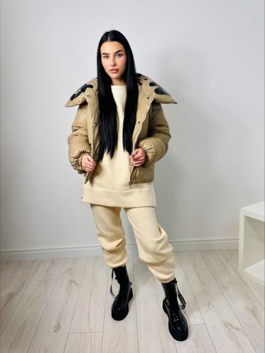 KR�TKA HNED� BUNDA JOLEEN