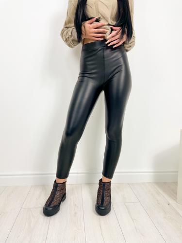 ZATEPLEN� LEG�NY JOLEEN