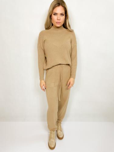 HNED� �PLETOV� KOMPLET JOLEEN