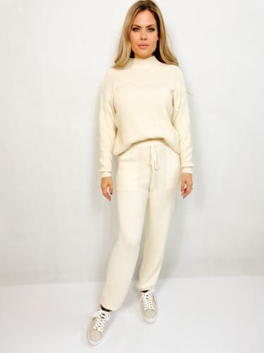 BɎOV� �PLETOV� KOMPLET