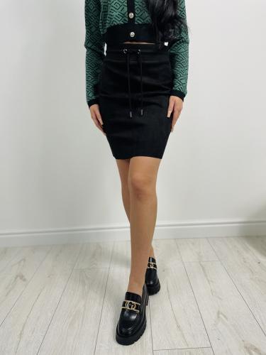 Čierna mini sukňa Guess