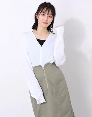 Biela bl�zka Guess