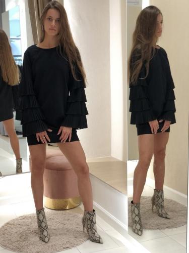 �ierne �aty Liu Jo s plisovan�mi ruk�vmi