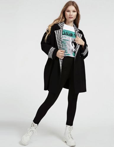 Kab�tik Guess s pepitom