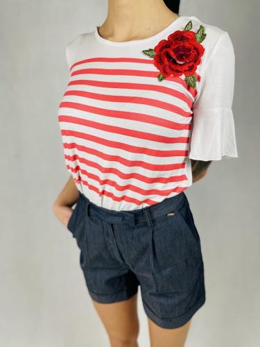 Dámske biele tričko Fracomina s červeným kvetom